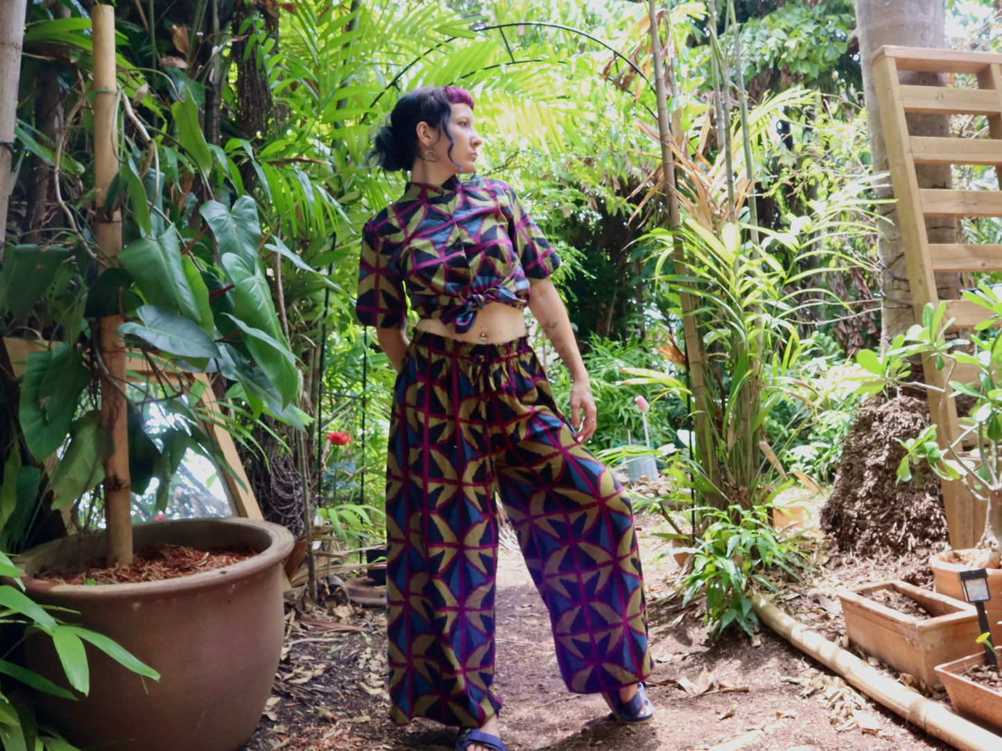 Lounge pants in Jewel spider