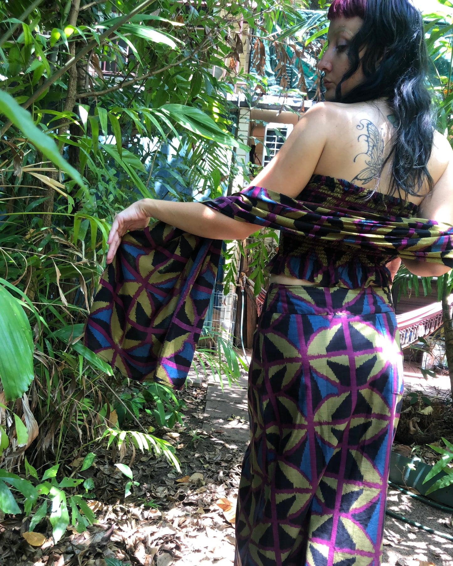 Breezeblock Shawl/ Half Sarong in Jewel Spider