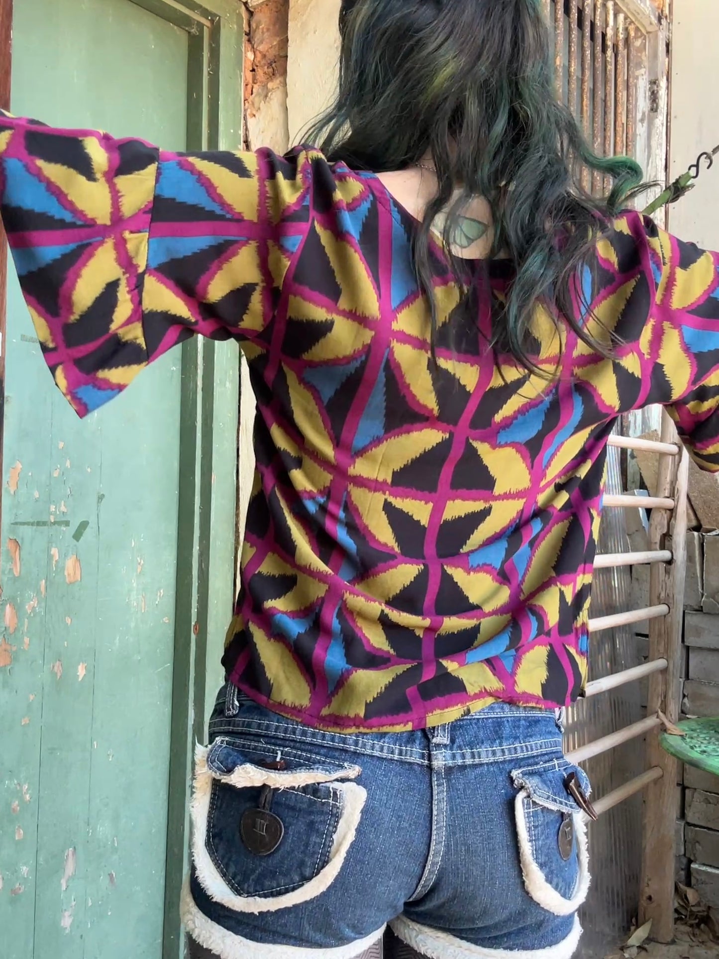 Ruffle top in Jewel spider