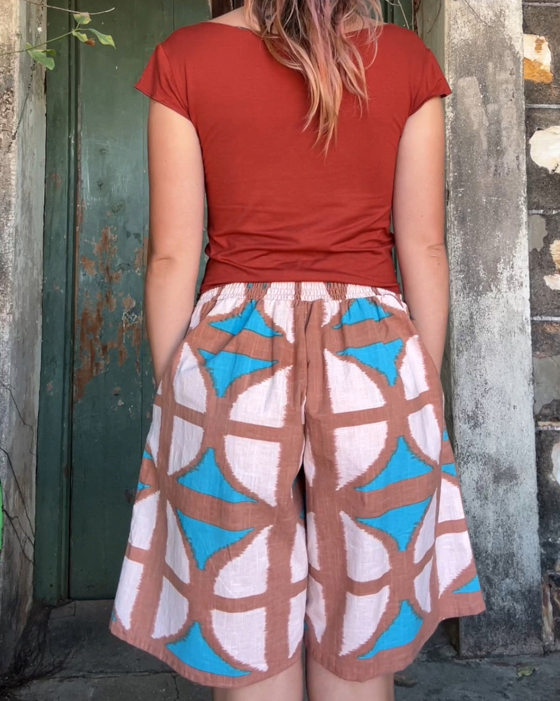 Yoga cropped Logo tee in Burnt Orange