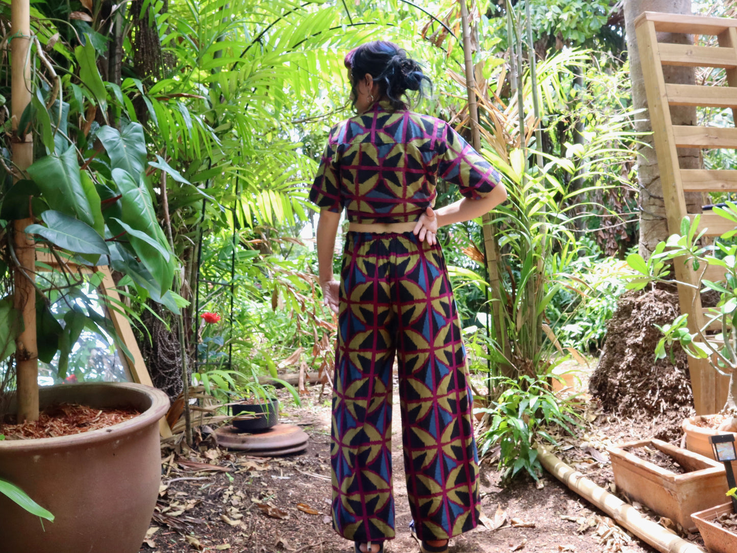 Lounge pants in Jewel spider