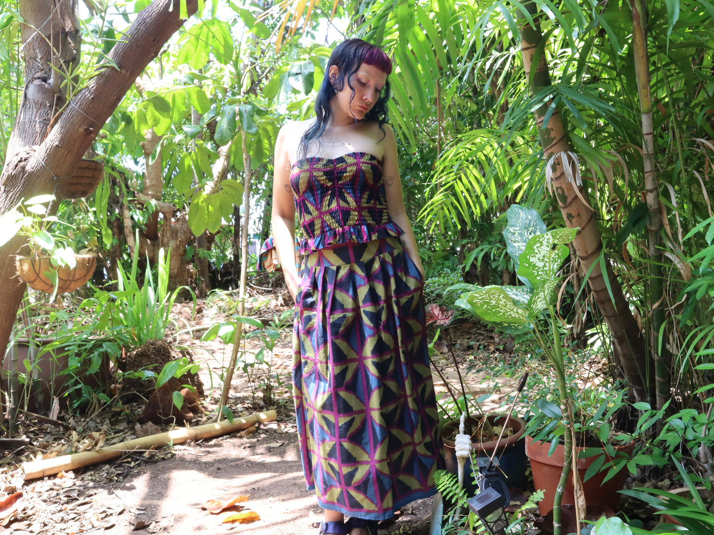 Midi to the MAX Skirt in Jewel Spider