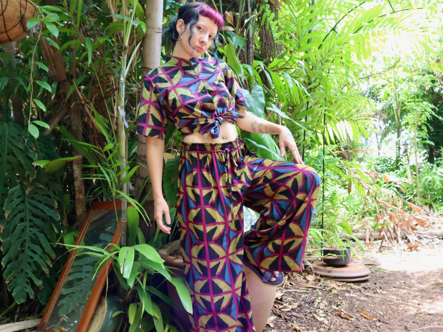 Lounge pants in Jewel spider