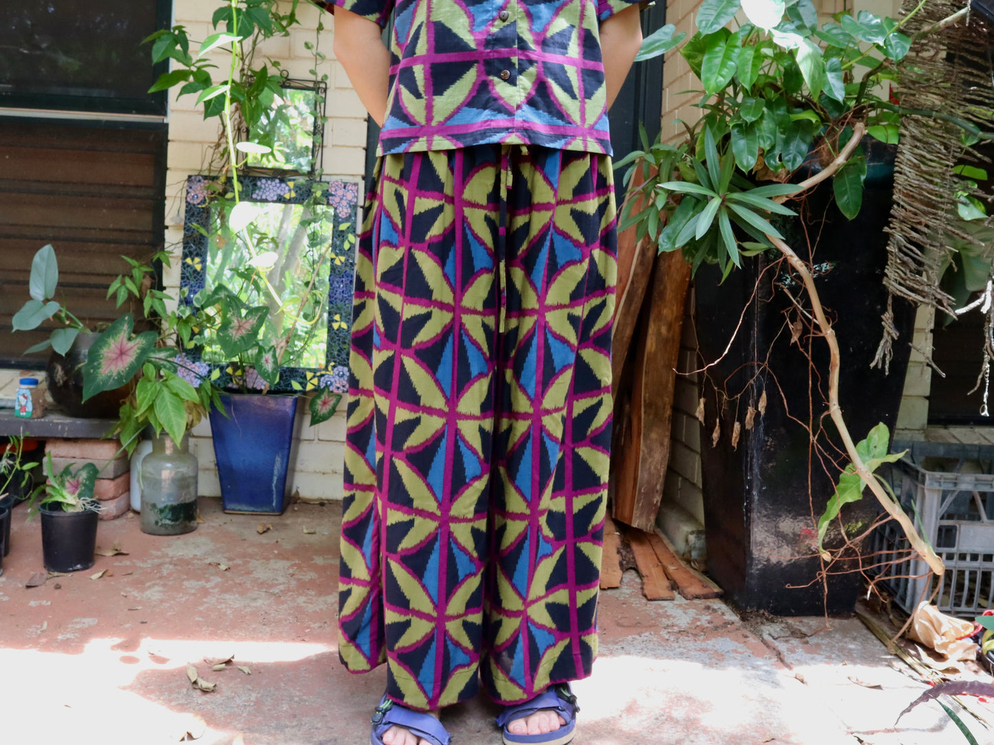 Lounge pants in Jewel spider