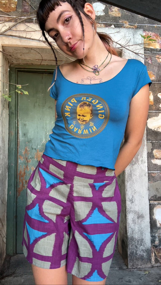 Yoga cropped Logo Tee in Teal Blue