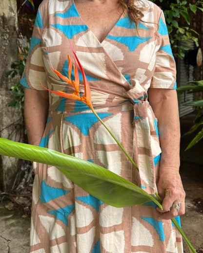 Short Sleeve Wrap Dress in Cas Beach