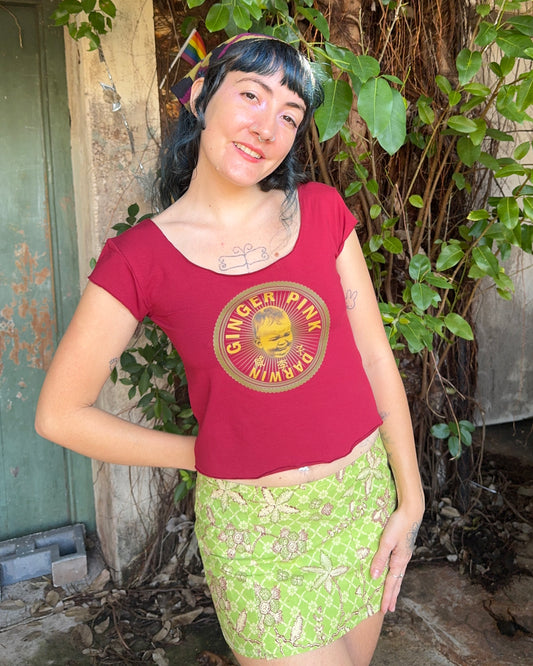 Yoga cropped Logo tee in Ruby Red