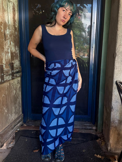 Breezeblock Sarong in Mood Indigo