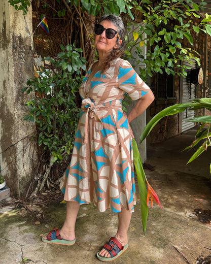 Short Sleeve Wrap Dress in Cas Beach