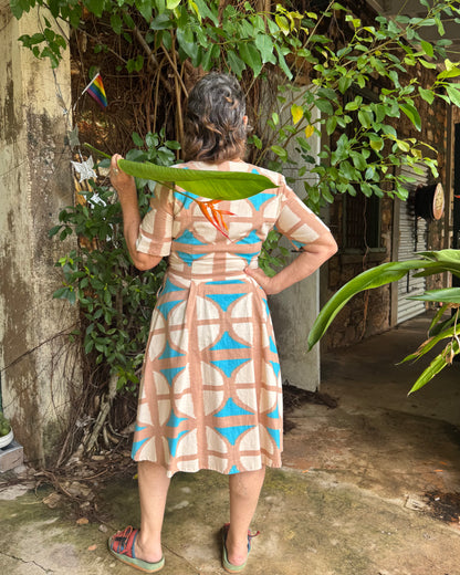 Short Sleeve Wrap Dress in Cas Beach