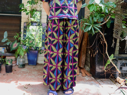 Lounge pants in Jewel spider