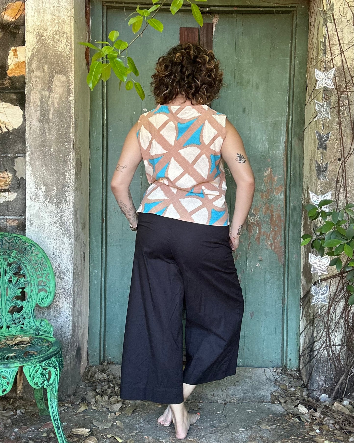 Sleeveless ‘I’m Cross Top’ in Cas Beach