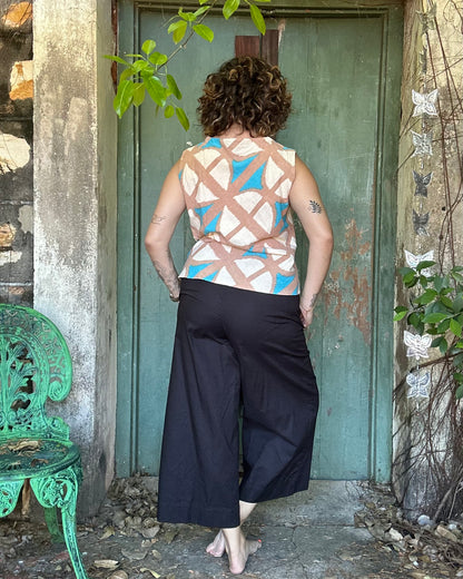 Sleeveless ‘I’m Cross Top’ in Cas Beach