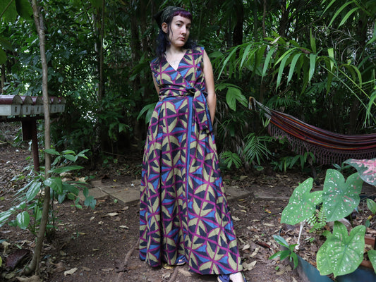 Long Sleeveless Wrap Dress in Jewel Spider