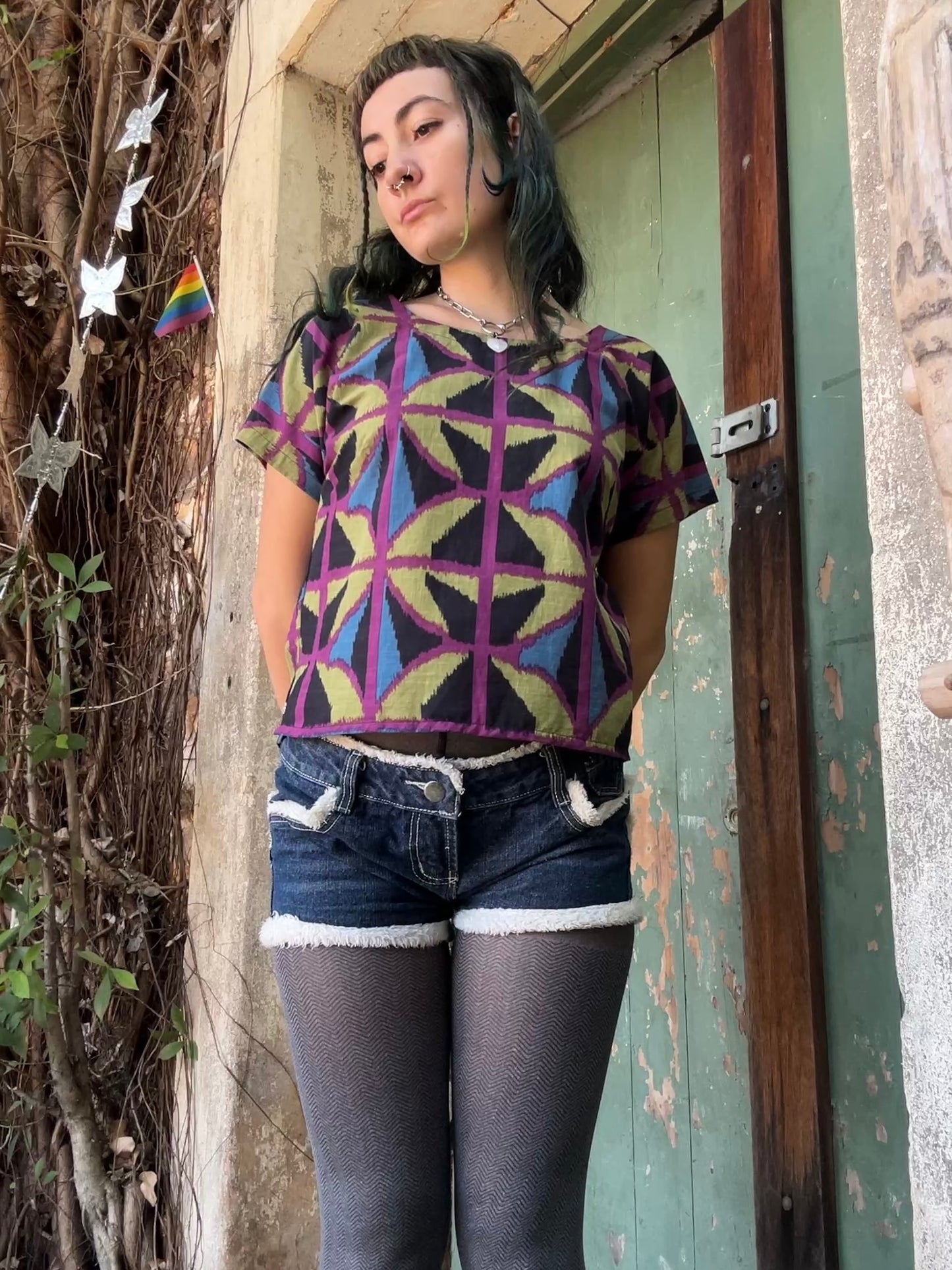 Hang around top in Jewel spider