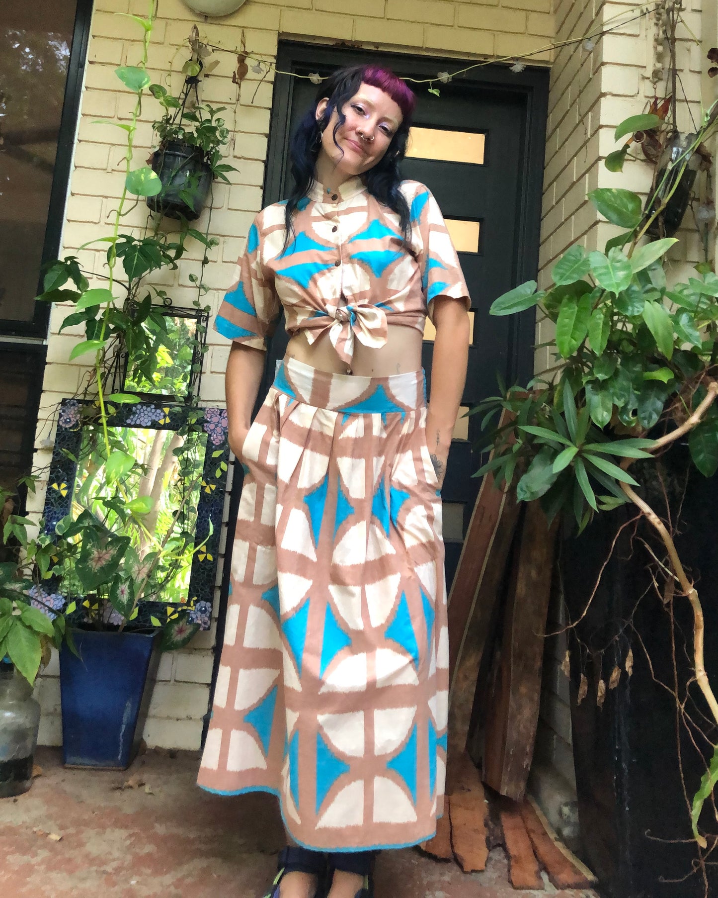 Midi to the MAX Skirt in Cas beach