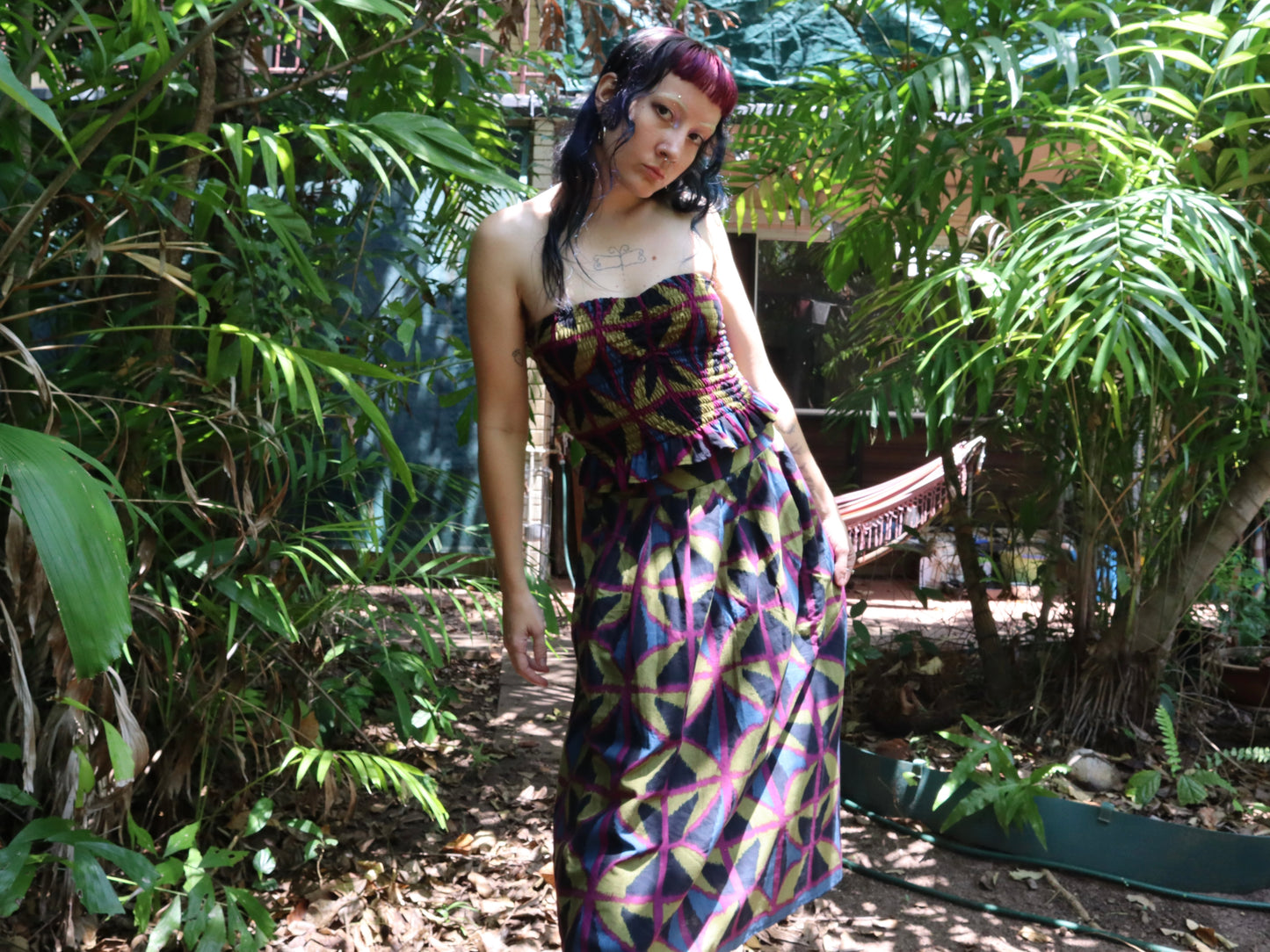 Midi to the MAX Skirt in Jewel Spider