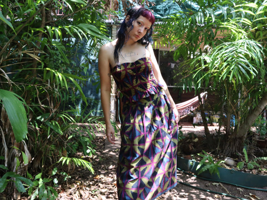 Midi to the MAX Skirt in Jewel Spider