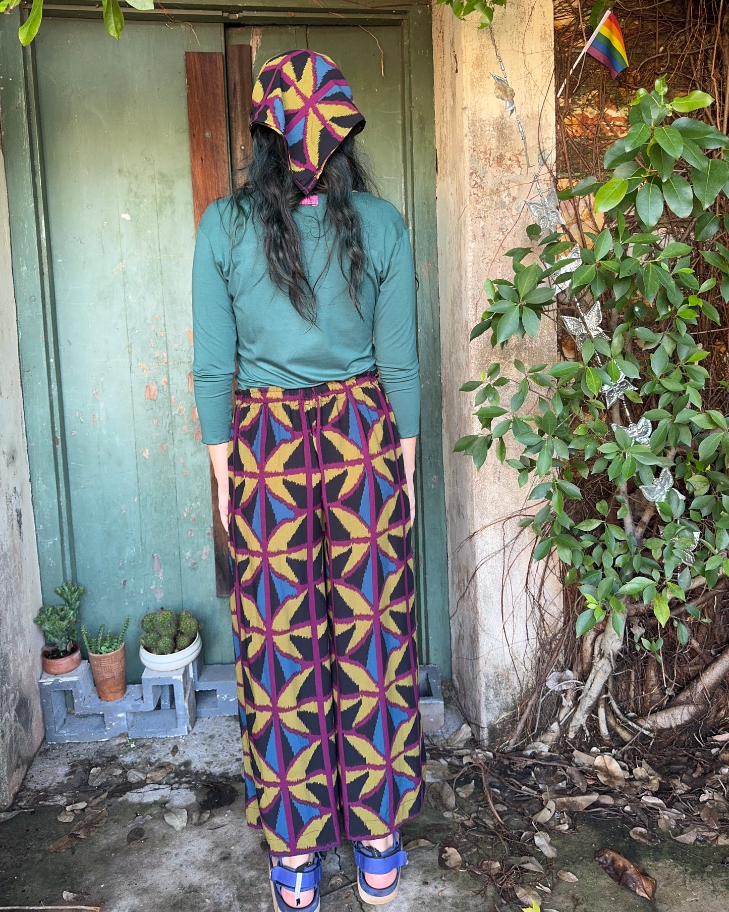 Lounge pants in Jewel spider