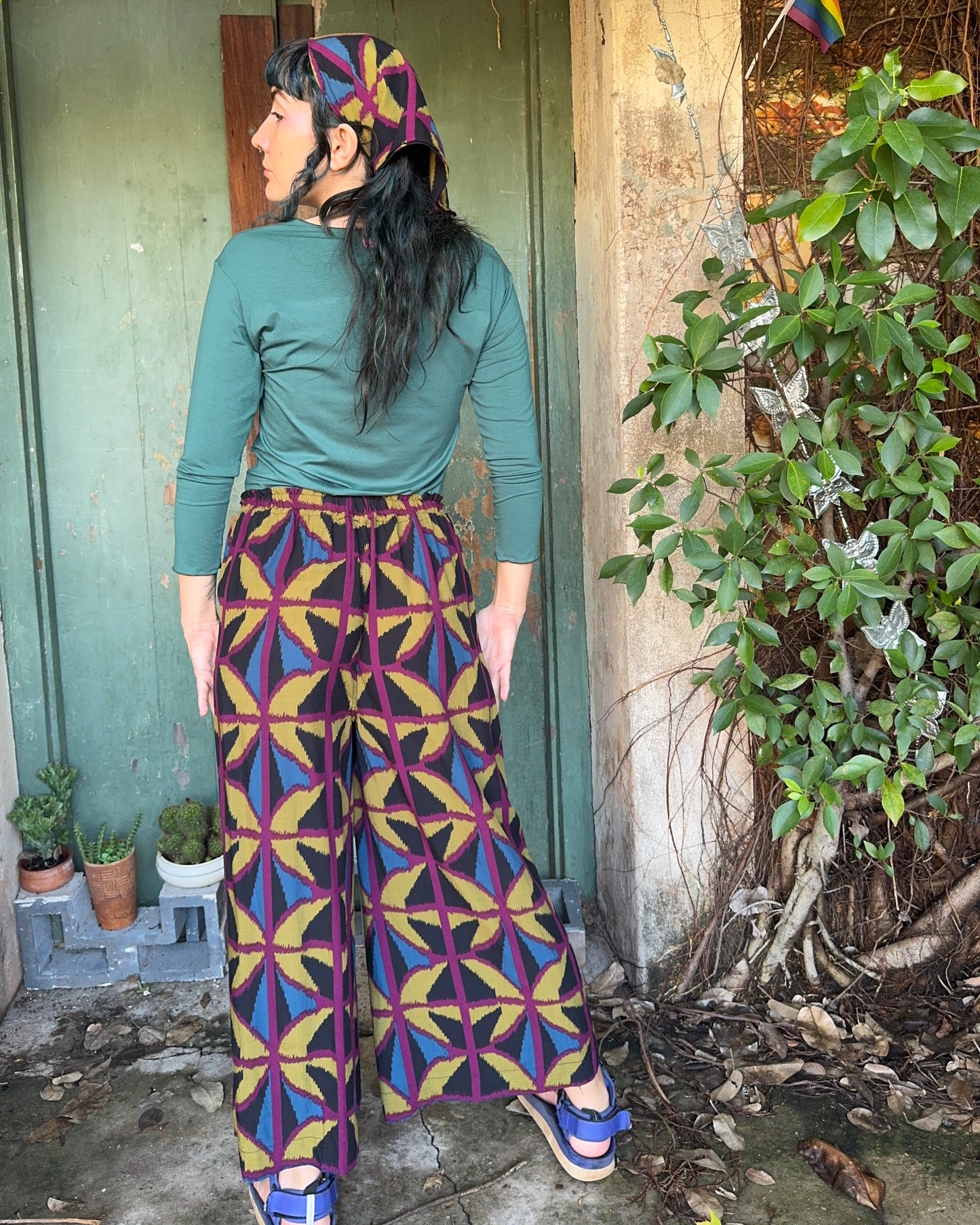 Lounge pants in Jewel spider