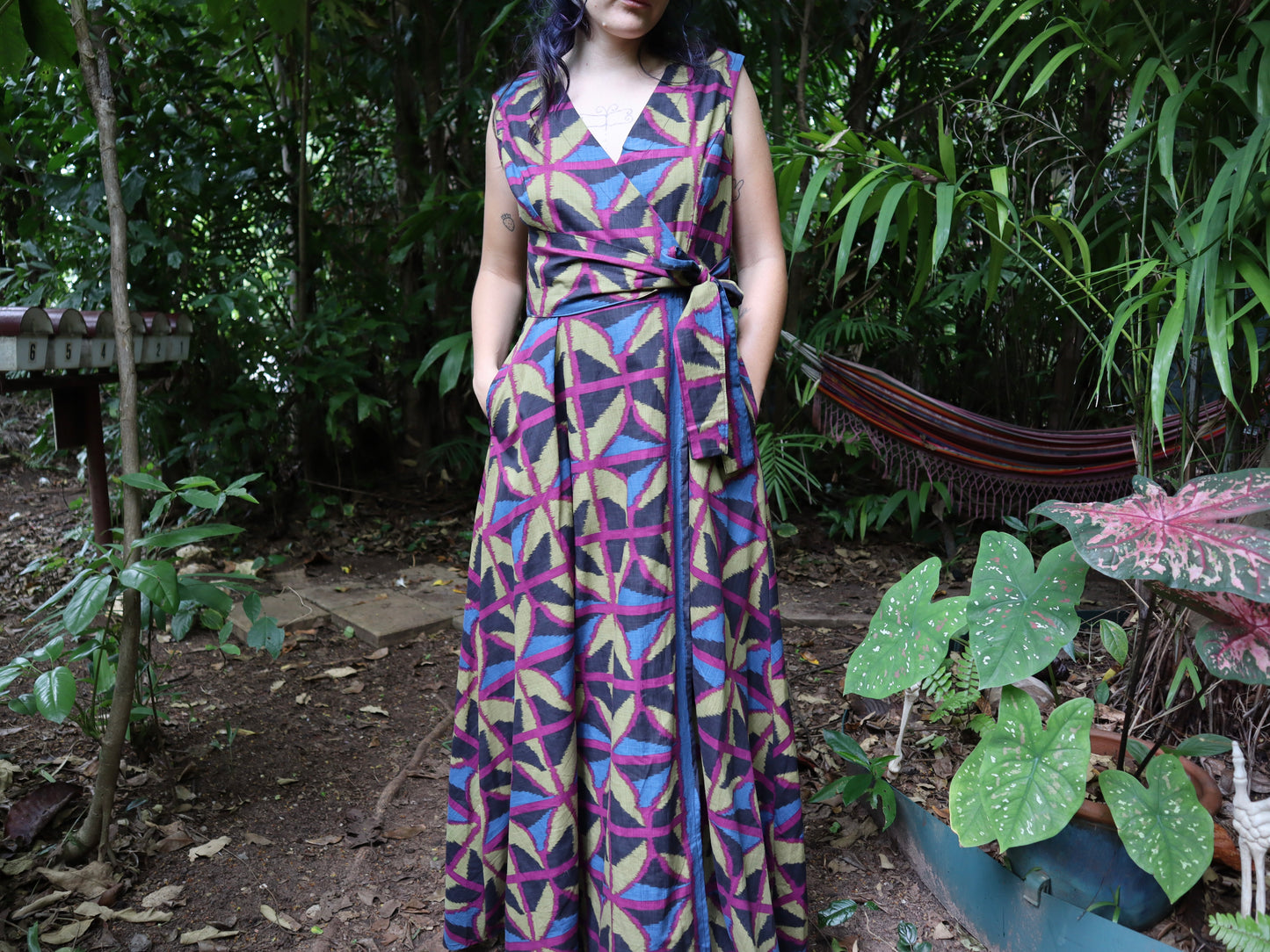 Long Sleeveless Wrap Dress in Jewel Spider